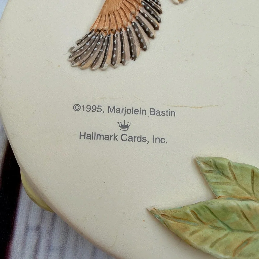 Vintage 1995 Hallmark Marjolein Bastin Nature Basket Bird Ornament with‎ Box
